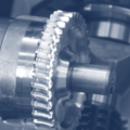 dentare-un-ingranaggio-su-un-tornio